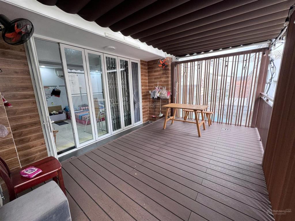 Cách mặt tiền 1 căn! nhà đẹp huỳnh văn bánh  (5 x 15m) vuông vức  4 tầng (5 pn)  chỉ 12.9 tỷ