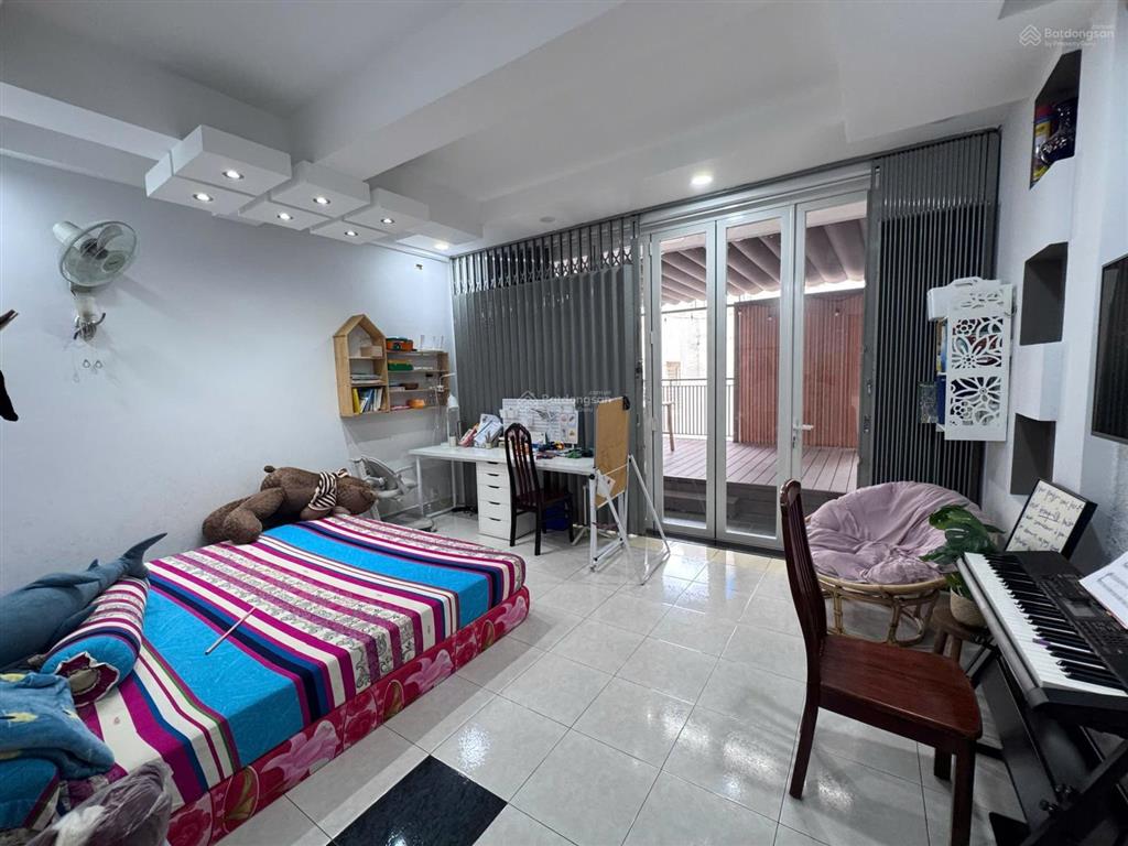 Cách mặt tiền 1 căn! nhà đẹp huỳnh văn bánh  (5 x 15m) vuông vức  4 tầng (5 pn)  chỉ 12.9 tỷ