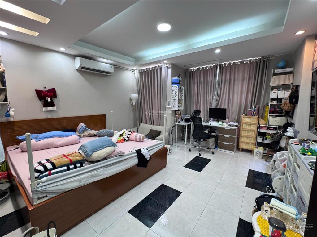 Cách mặt tiền 1 căn! nhà đẹp huỳnh văn bánh  (5 x 15m) vuông vức  4 tầng (5 pn)  chỉ 12.9 tỷ