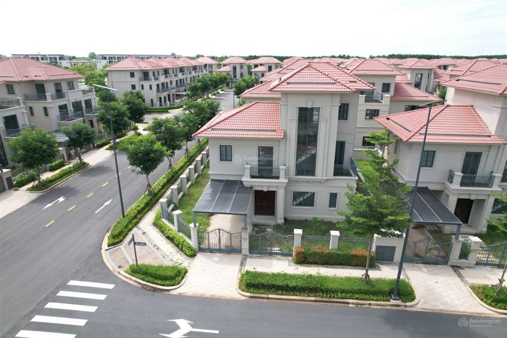 Chủ cần bán căn biệt thự 300m2, lịch 24 tháng. giá bán 13 tỷ