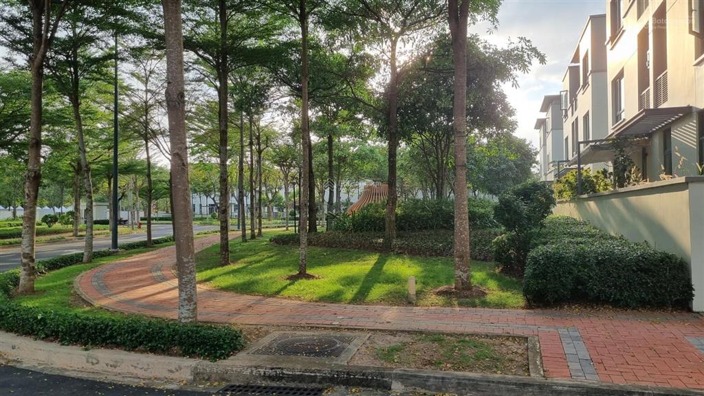 Chính chủ cần bán nhà phố góc swan park. đất 150m2. giá bán 6.8 tỷ