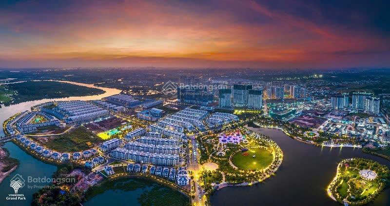 Bán nhà phố vinhomes grand park, diện tích 84 m2, ngang 7m. vị trí đẹp. giá 13.5 tỷ