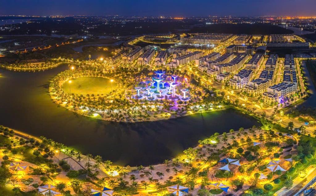 Bán nhà phố vinhomes grand park, diện tích 84 m2, ngang 7m. vị trí đẹp. giá 13.5 tỷ