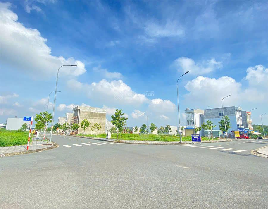 Chính chủ cần bán nền đất liền kề tại dự án khu đô thị ijc@vsip. giá 6 tỷ dt 300 m2. ngang 10m