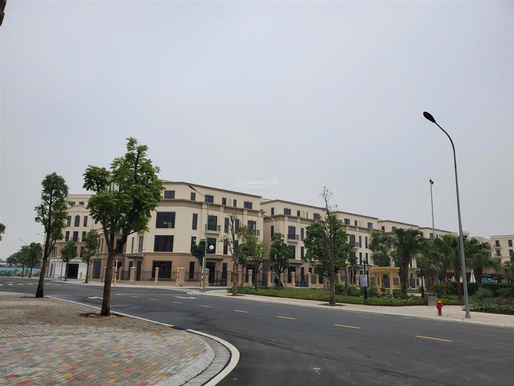 Em tìm khách vip mua song lập sát hồ vinhomes cổ loa.