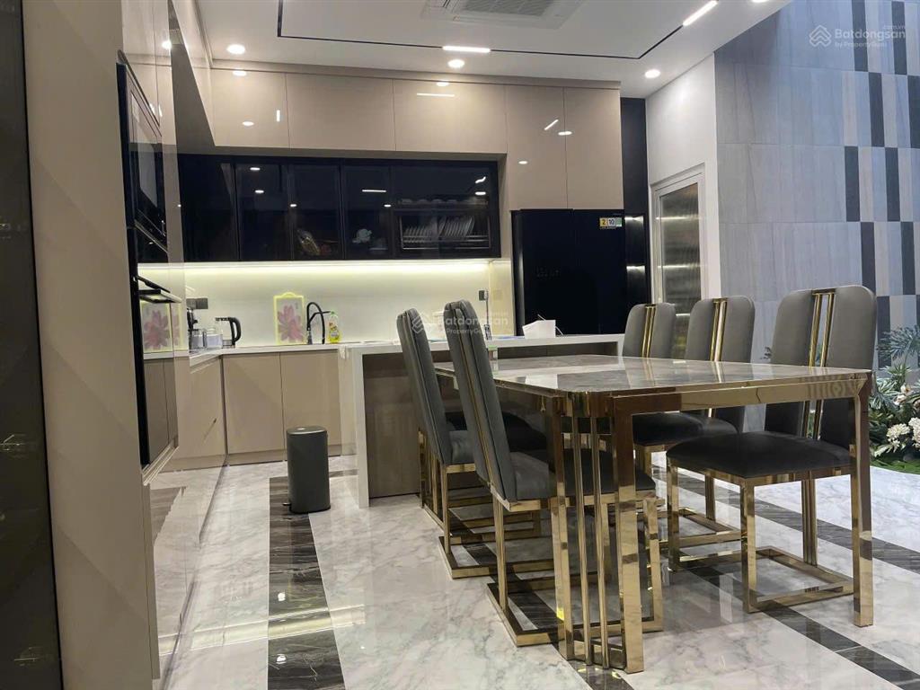 Cho thuê villa 3 tầng mặt tiền hải châu sát dự án 69 tầng sungroup  gọi em bảo