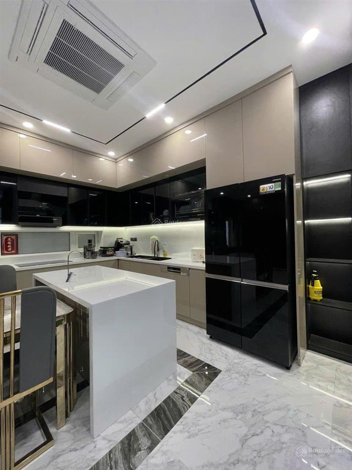 Cho thuê villa 3 tầng mặt tiền hải châu sát dự án 69 tầng sungroup  gọi em bảo