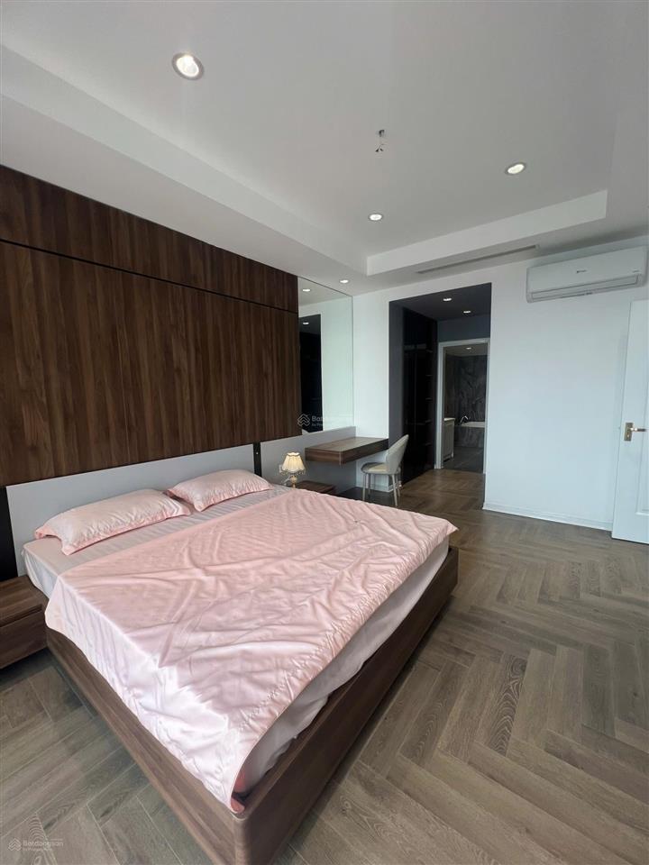 Ban quản lý gửi em bán gấp căn hộ 1pn, 2pn, 3pn, 4pn dự án royal city.  xem nhà tpkd 0387 032 ***