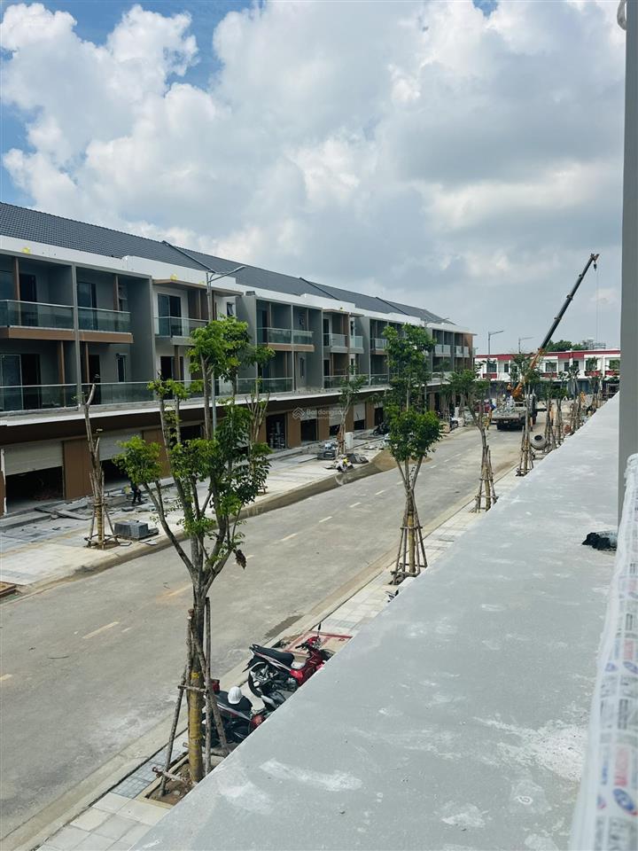 Bán nhà phố shophouse 3 tầng sun casa square vsip iia  nhận nhà ngay chỉ 1,1 tỷ