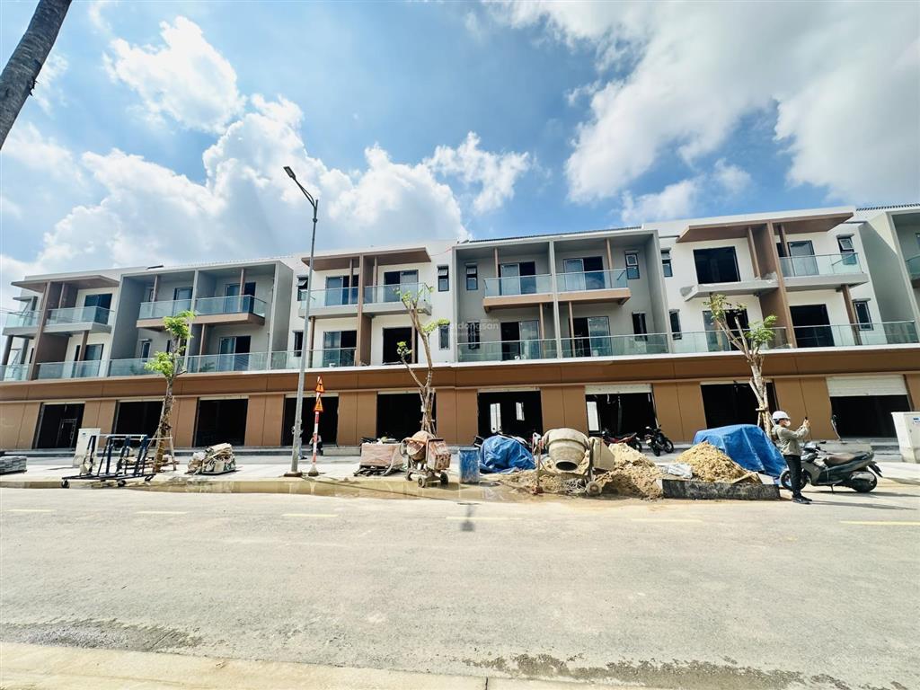 Bán nhà phố shophouse 3 tầng sun casa square vsip iia  nhận nhà ngay chỉ 1,1 tỷ
