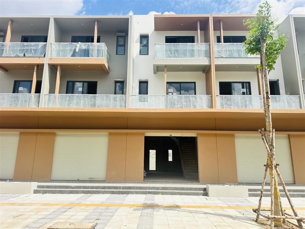 Bán nhà phố shophouse 3 tầng sun casa square vsip iia  nhận nhà ngay chỉ 1,1 tỷ