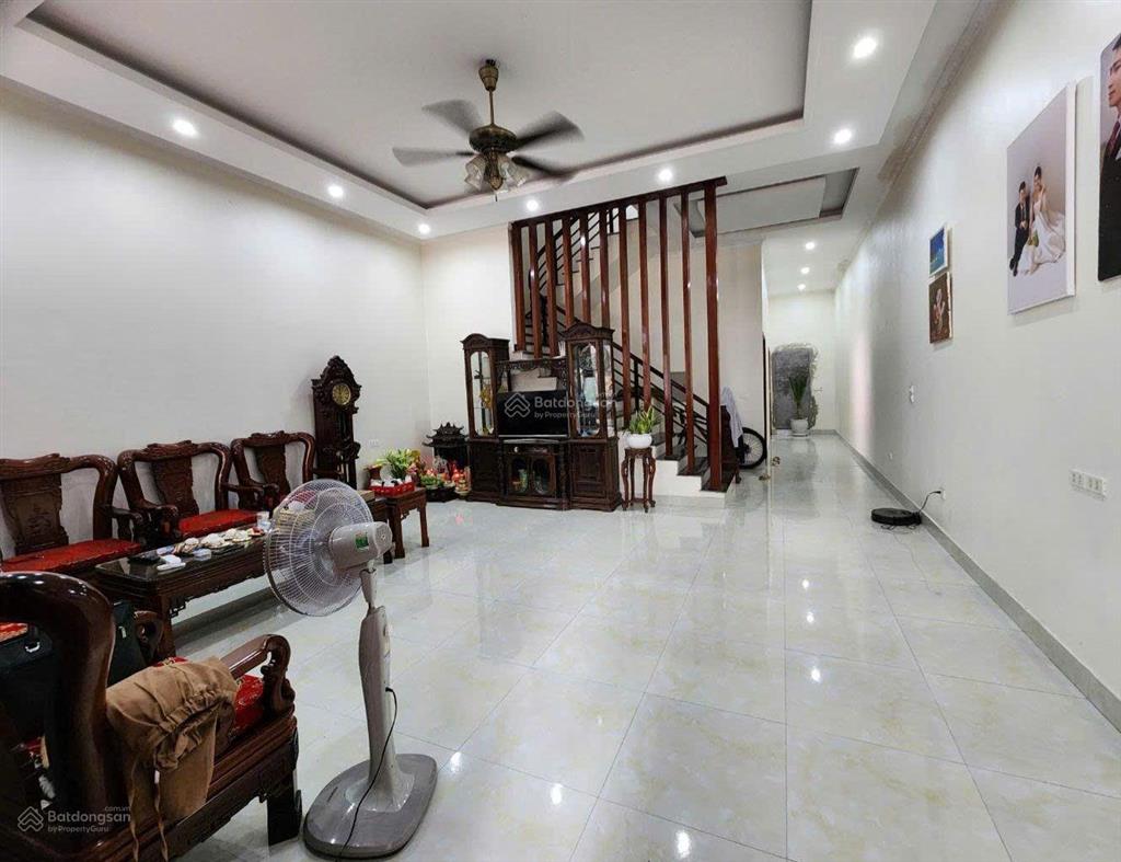 Bán nhà biệt thự 3 tầng 150m2/180m2 mặt phố chợ thái phù lô góc ôtô tránh kinh doanh  giá 13.8tỷ