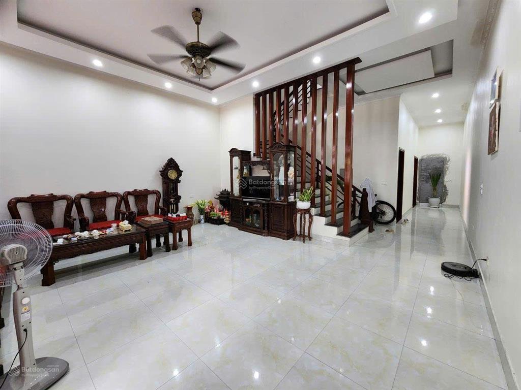 Bán nhà biệt thự 3 tầng 150m2/180m2 mặt phố chợ thái phù lô góc ôtô tránh kinh doanh  giá 13.8tỷ