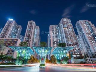 Chuẩn sống thượng lưu! chcc goldmark city  135m2 full nội thất về ở ngay  slot oto  chỉ 11.2 ty
