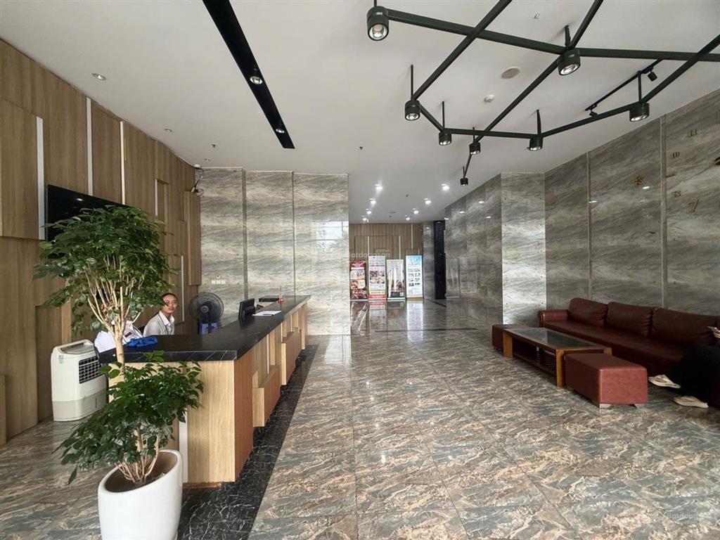 Bán căn hộ tòa n03 khu ngoại giao đoàn  dt 111m2 3 ngủ full nội thất  có slot ô tô  chỉ 12.x tỷ