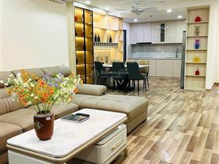 Chung cư goldmark  căn 3 ngủ 130m2  slot ô tô  sổ sẵn sang tên  11 tỷ