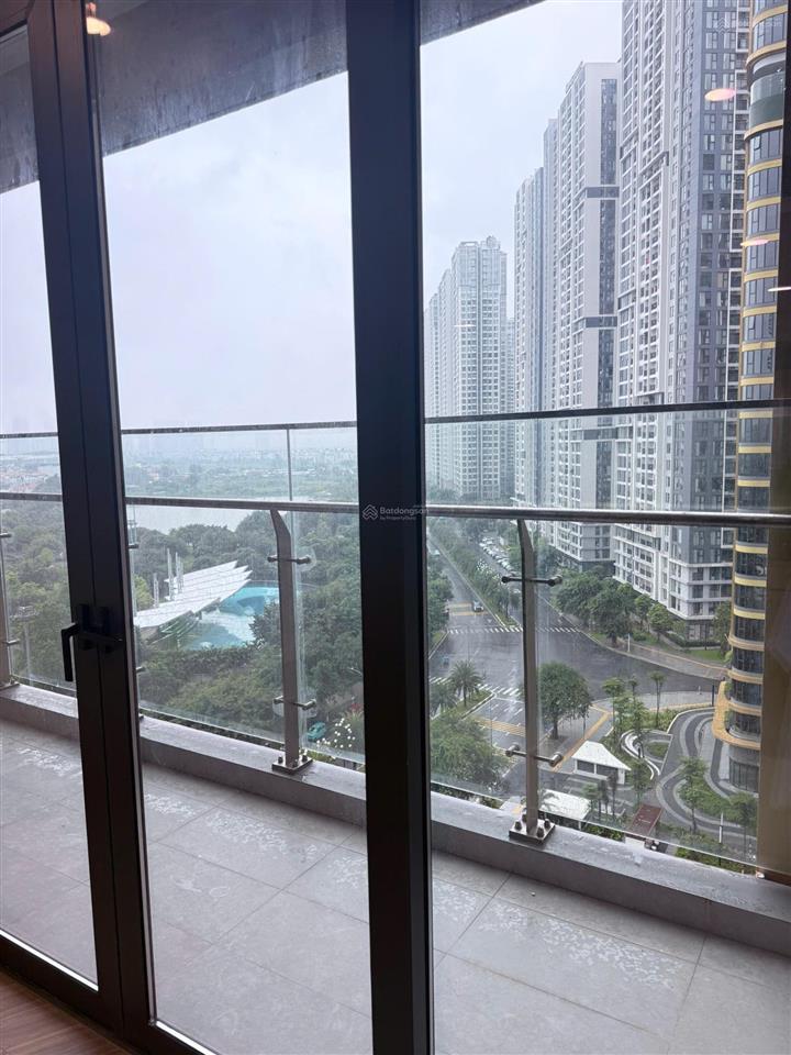 Ông em mình cần đẩy gấp căn hộ bên a1, 3n2vs , view hồ tầng trung cắt lỗ 350tr bán 8880 thu về