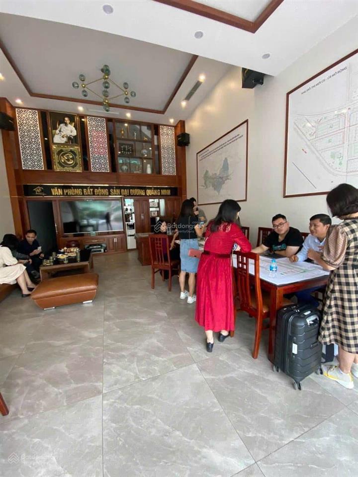 Chính chủ bán căn nhà đẹp hàng hiếm khu cột 5  cột 8 mở rộng, hạ long
