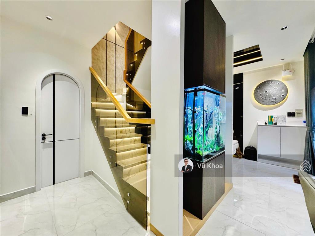 Dọn vào ở ngay! thích quảng đức, phú nhuận  dt 6x6m, vuông vức (sẵn 4 tầng, 3 pn) chỉ 7,9 tỷ tl