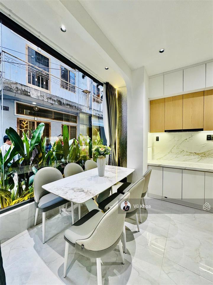 Dọn vào ở ngay! thích quảng đức, phú nhuận  dt 6x6m, vuông vức (sẵn 4 tầng, 3 pn) chỉ 7,9 tỷ tl