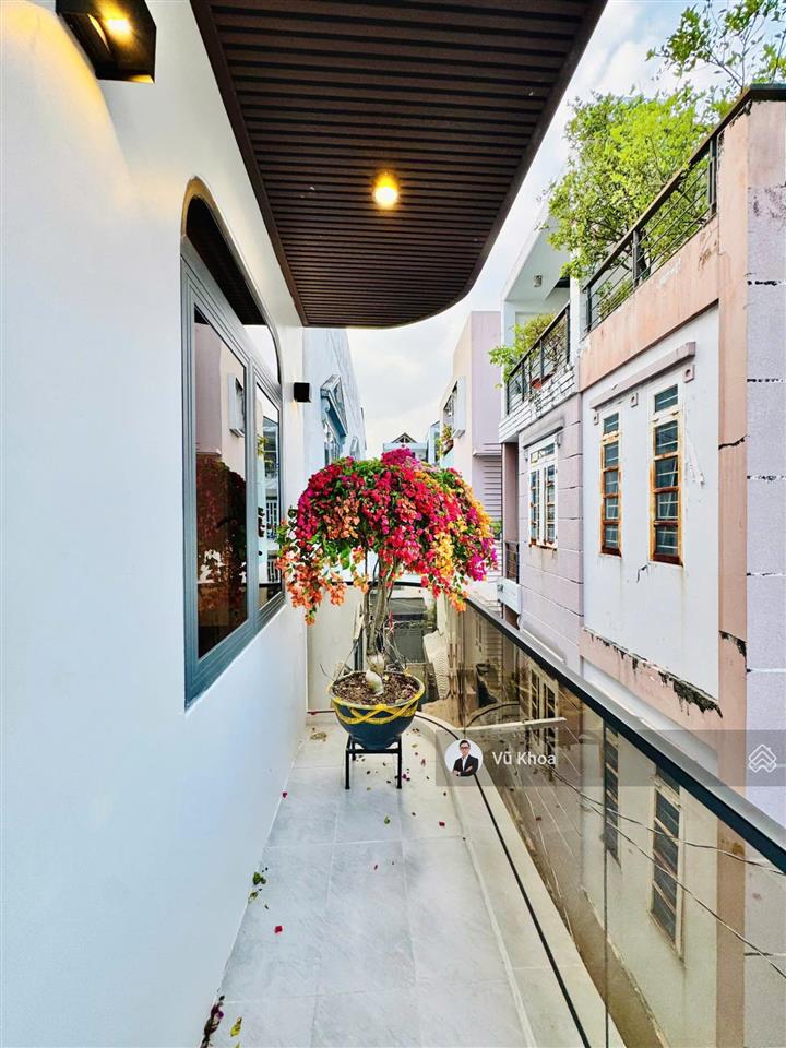 Dọn vào ở ngay! thích quảng đức, phú nhuận  dt 6x6m, vuông vức (sẵn 4 tầng, 3 pn) chỉ 7,9 tỷ tl