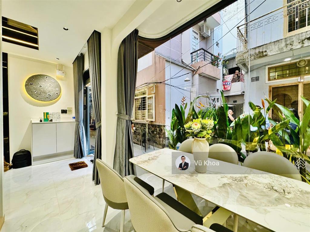 Dọn vào ở ngay! thích quảng đức, phú nhuận  dt 6x6m, vuông vức (sẵn 4 tầng, 3 pn) chỉ 7,9 tỷ tl