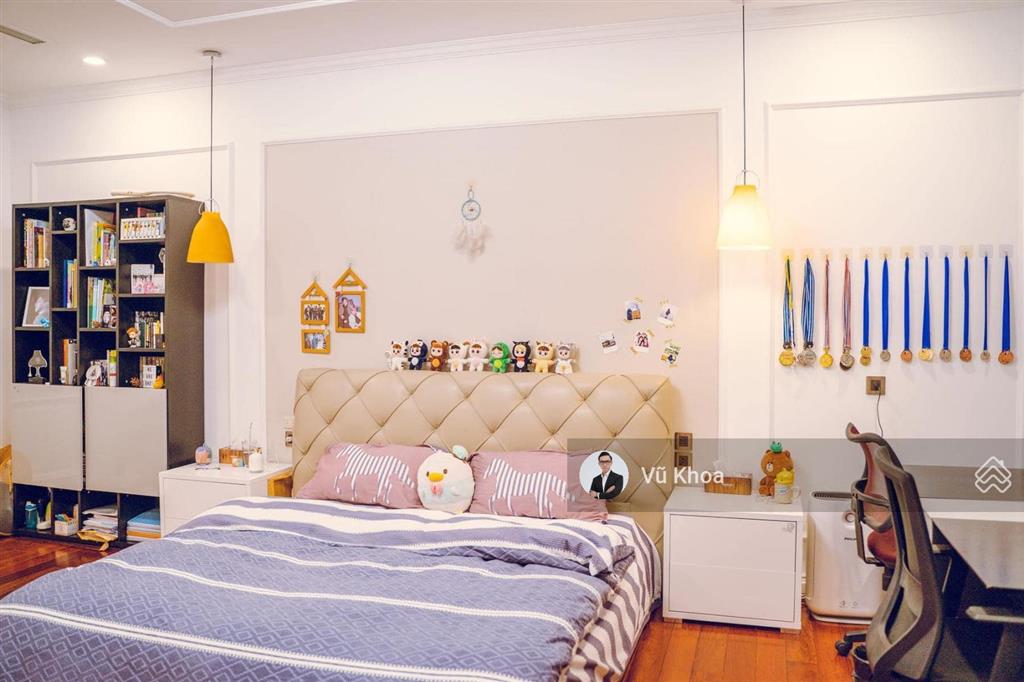 2 mặt tiền  biệt thự sân vườn ngay trung tâm quận 1  dt 205m2, vuông vức (sẵn 2 tầng) chỉ 40 tỷ