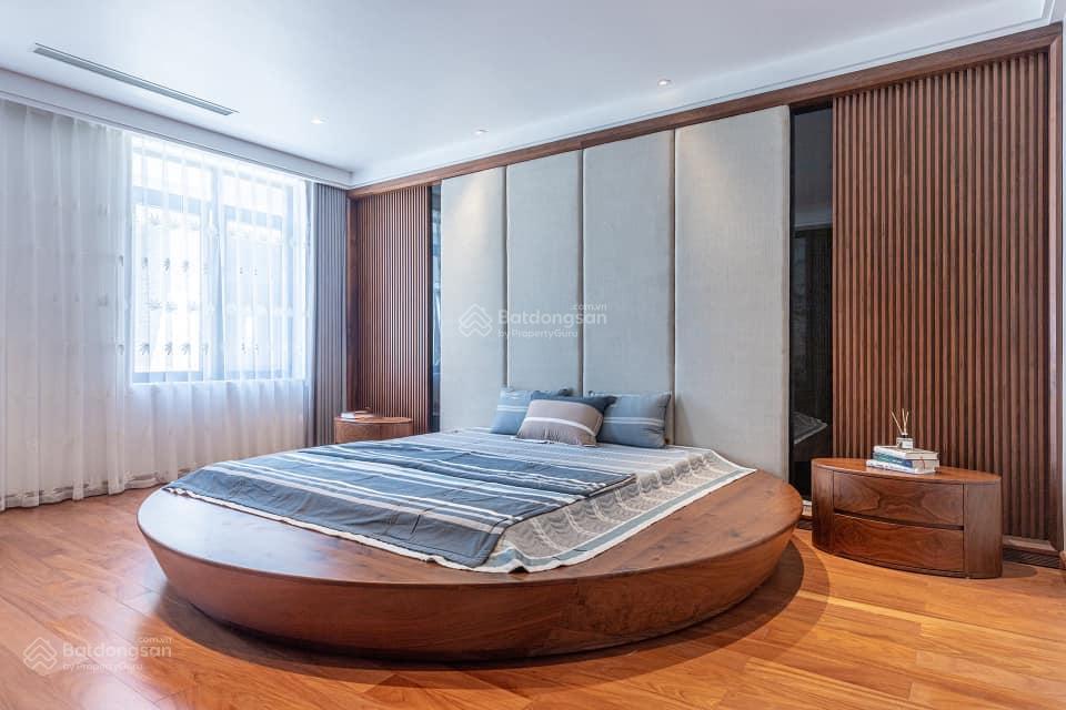 Biệt thự sân vườn ngay mặt tiền p.tân định, quận 1  dt 10x23m, 223m2 (4 tầng) chỉ 125 tỷ tl