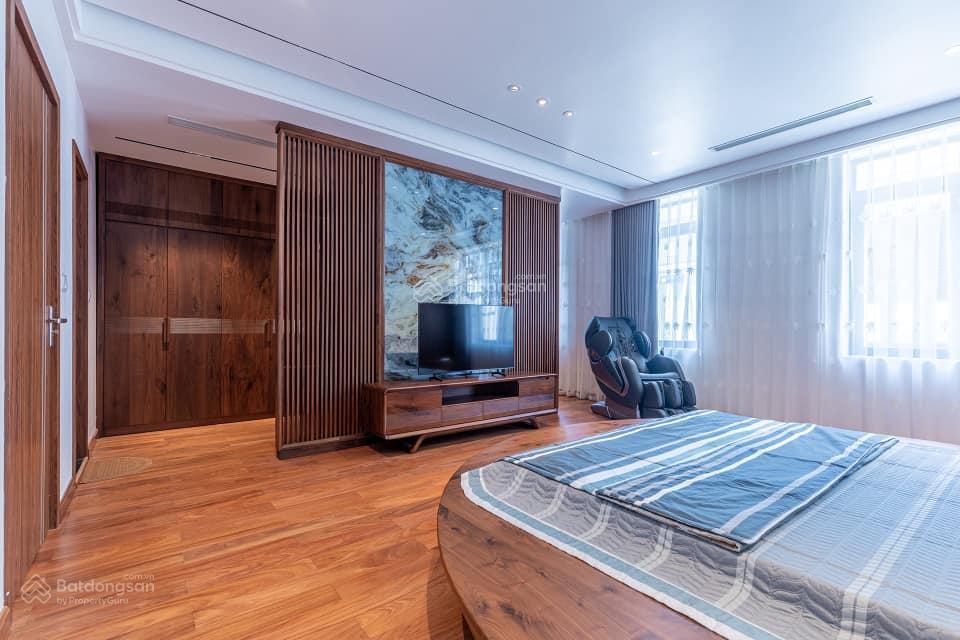 Biệt thự sân vườn ngay mặt tiền p.tân định, quận 1  dt 10x23m, 223m2 (4 tầng) chỉ 125 tỷ tl