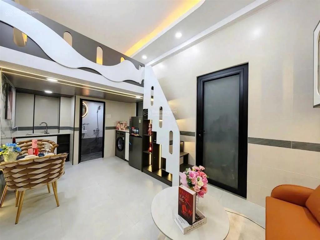 Thu nhập 90 tr/th  khu huỳnh văn bánh, p15, q.phú nhuận  dt 5,5x17m, sẵn 4 tầng  chỉ 16,8 tỷ tl