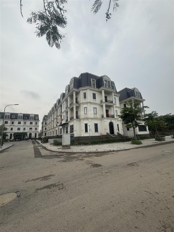 Mình chính chủ cần bán liền kề shophouse lô góc, cạnh 8 toà chung cư đang xây dựng