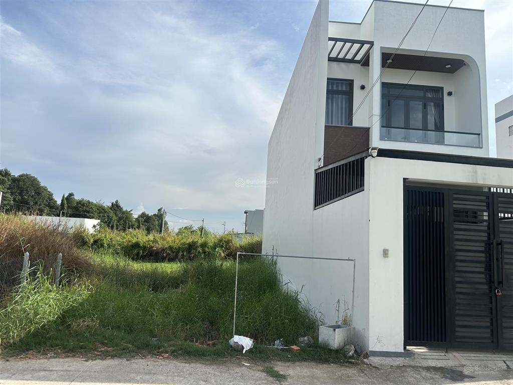 Chính chủ bán 100m2 đất thổ cư 1t5 ngay trường chuyên tân an ,phường 4 ,đường xe hơi