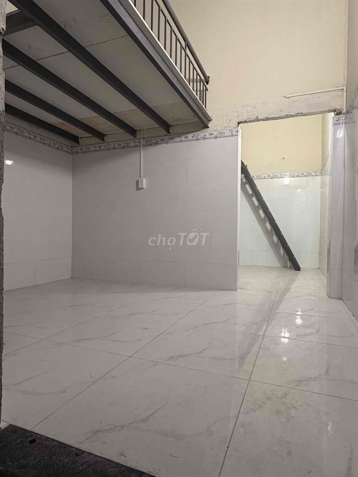 CHO THUÊ PHÒNG MỚI, cách siêu thị Emart Phan Huy ích,3phút đi xe