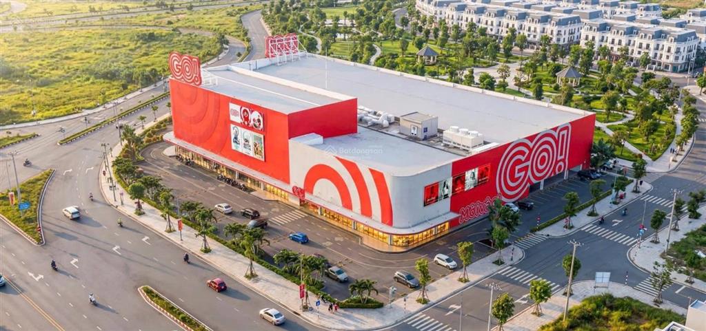 Lô đất xuống đẹp 630m2 3 mặt bám đường. 4 mặt thoáng giáp kdt yên bình và siêu thị go phổ yên