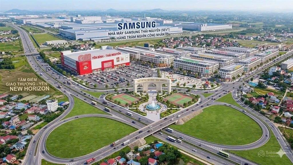 Lô đất xuống đẹp 630m2 3 mặt bám đường. 4 mặt thoáng giáp kdt yên bình và siêu thị go phổ yên