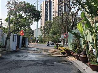 Bán nhà cấp 4, 2 mặt hẻm trước và sau, tiện xây mới làm căn hộ dịch vụ, hàng xóm đảo kim cương q2