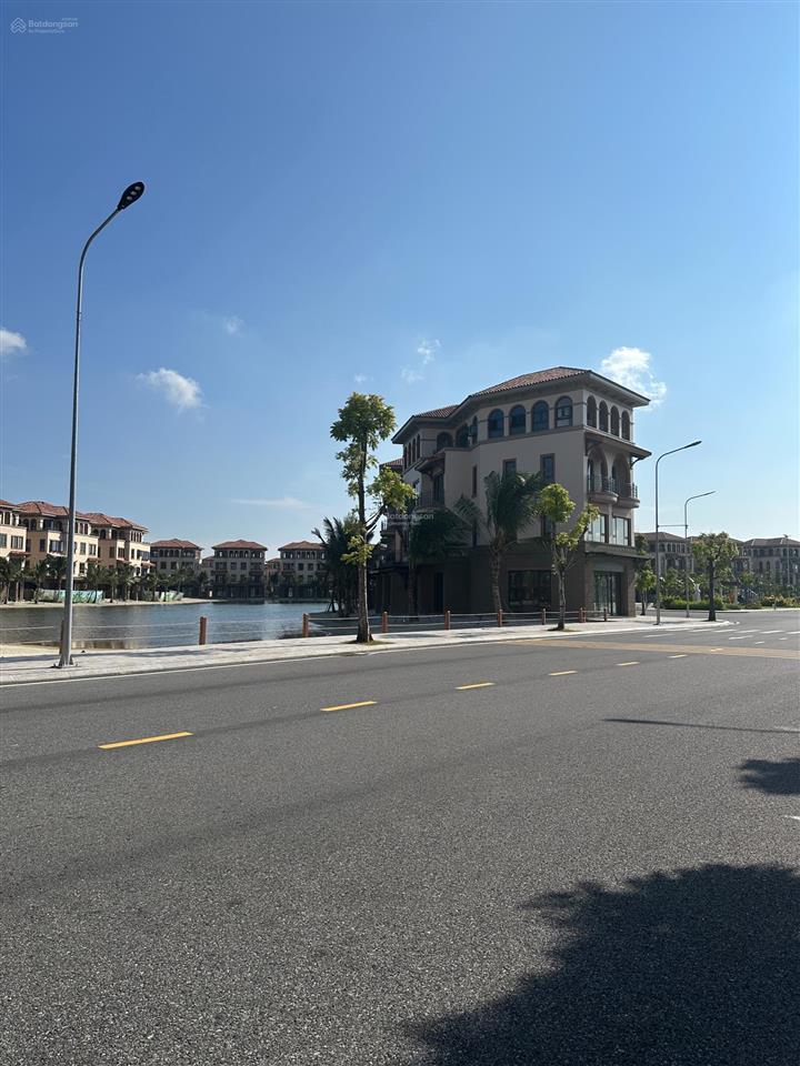 Bán shophouse 90 m2, 5,8 tỷ tại vinhomes royal island
