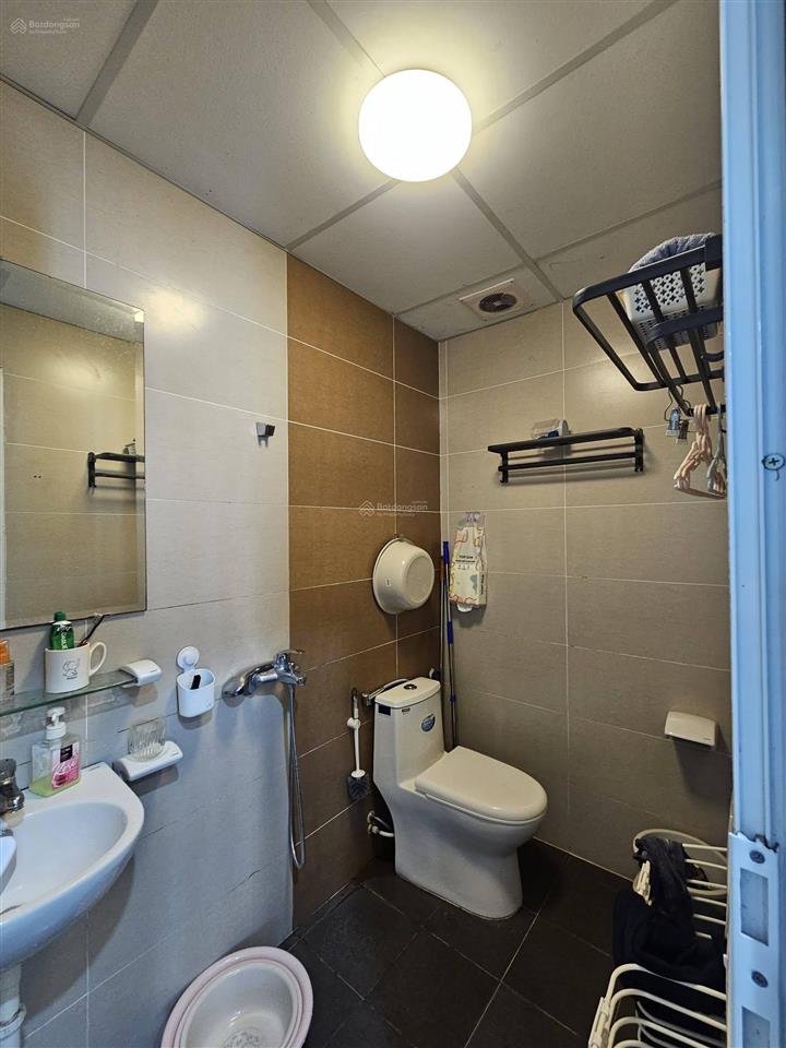 Gia đình cần bán căn hộ 2 ngủ tòa ct3  hud3 linh đàm