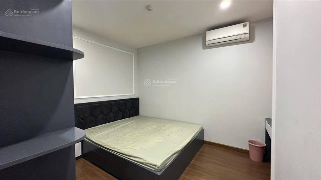 Gia đình cần bán căn hộ 2 ngủ tòa a2 phương đông green park với đầy đủ nội thất