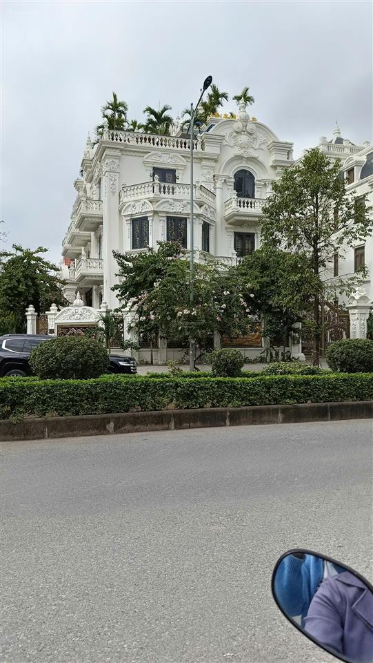 Biệt thự phú lương  văn phú, 200m2 vị trí gần vườn hồng giá chỉ 38.9 tỷ