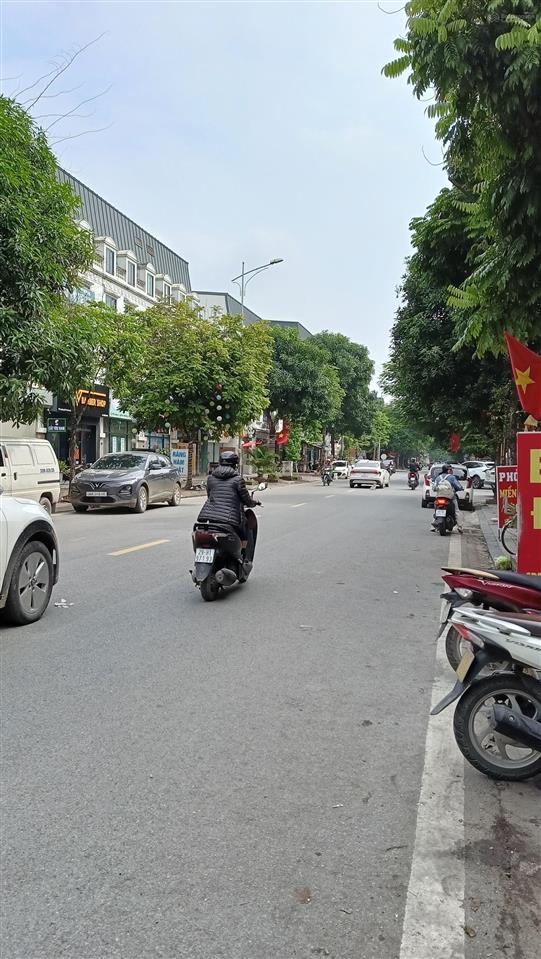 Liền kề văn phú 90m2  nhà 5 tầng ở ngay vị trí đẹp gần cột đồng hồ