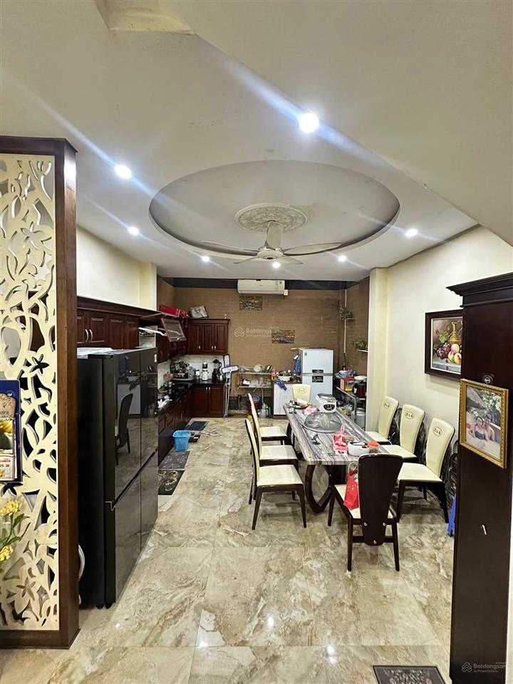 Liền kề văn phú 90m2  nhà 5 tầng ở ngay vị trí đẹp gần cột đồng hồ