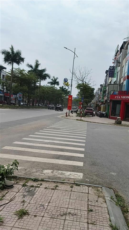 Nhà mặt phố văn khê văn phú đường 42m dt 90m giá chỉ 28.5 tỷ