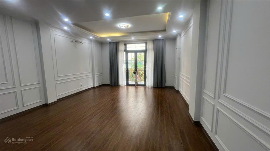 Nhà cạnh công viên 365  90m2 mt 5m văn phú  quang trung ở ngay, giá hạ chỉ còn 20 tỷ