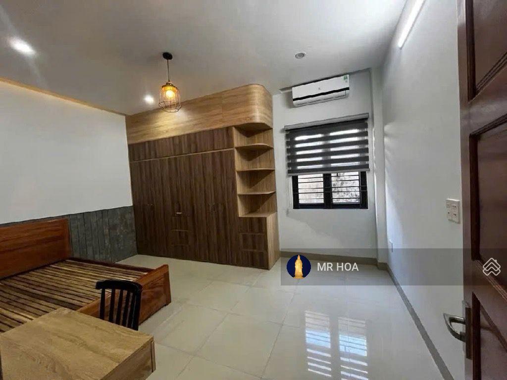 Cần tiền bán nhanh nhà 2 tầng, để lại nội thất.