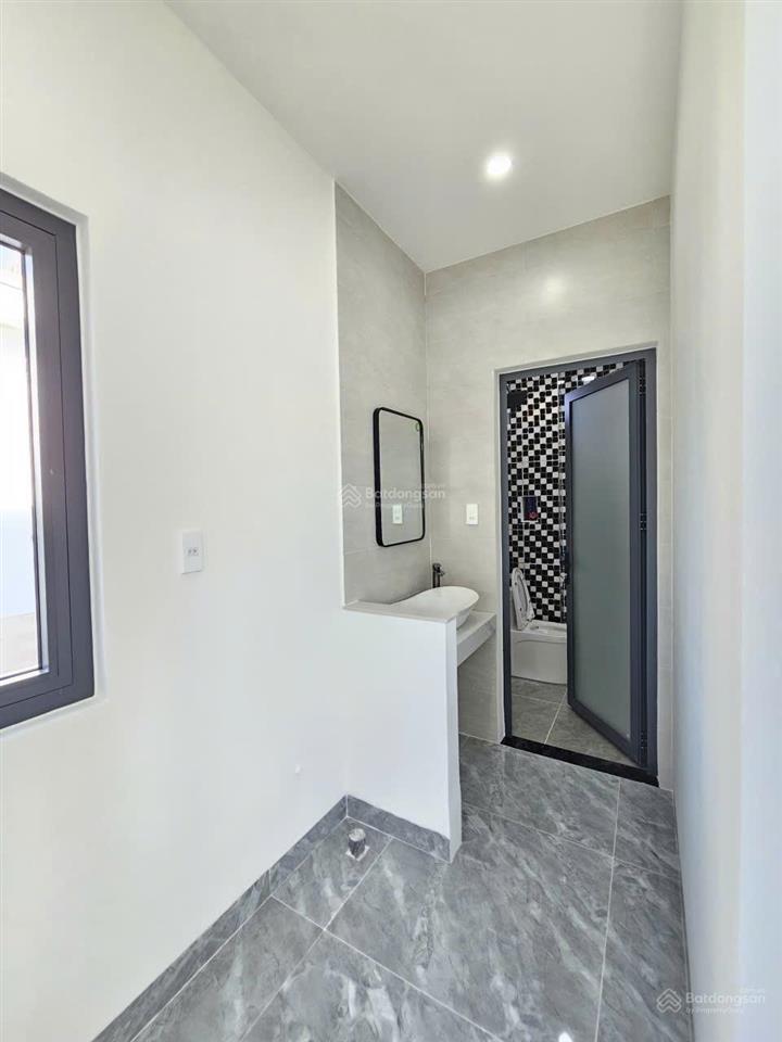Bán nhà căn góc 2 mặt tiền, có phòng ngủ dưới kdc gần đường lê thị trung p.an phú tp.thuận an