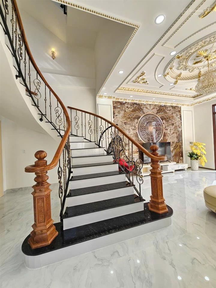 Bán nhà căn góc 2 mặt tiền, có phòng ngủ dưới kdc gần đường lê thị trung p.an phú tp.thuận an