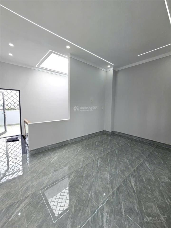 5,1 tỷ  bán nhà 1 trệt 2 lầu hoàn công gần vincom 2km, p.tân đông hiệp, dĩ an. dt 60,3m2 (5x12m)