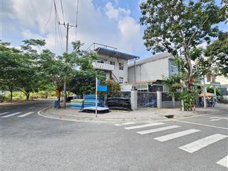 Ngộp ngân hàng cần bán gấp biệt thự góc 2mt 243,4m2 đường 17m khu dân cư gần làng đhqg