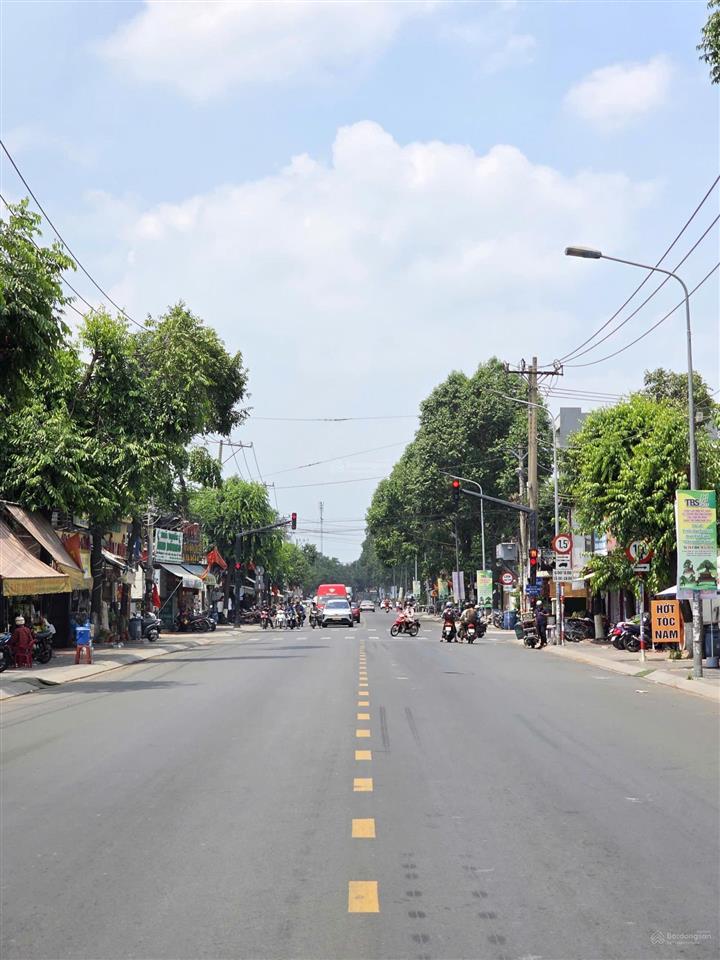 Bán nhà 100m2 mặt tiền kinh doanh đường 30m2 gần go, p.tân đông hiệp, tp.dĩ an. gần cổng kcn